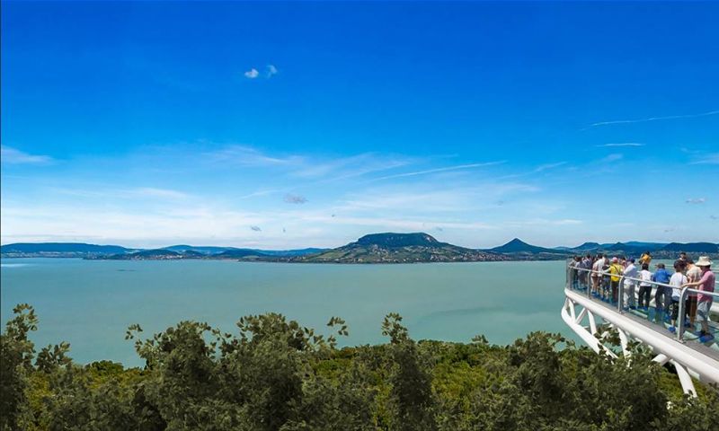 Új kilátó épül a Balatonnál Új kilátó épül a Balatonnál